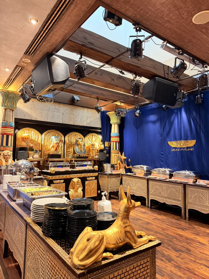 Grand Pyramid Restaurantの空間